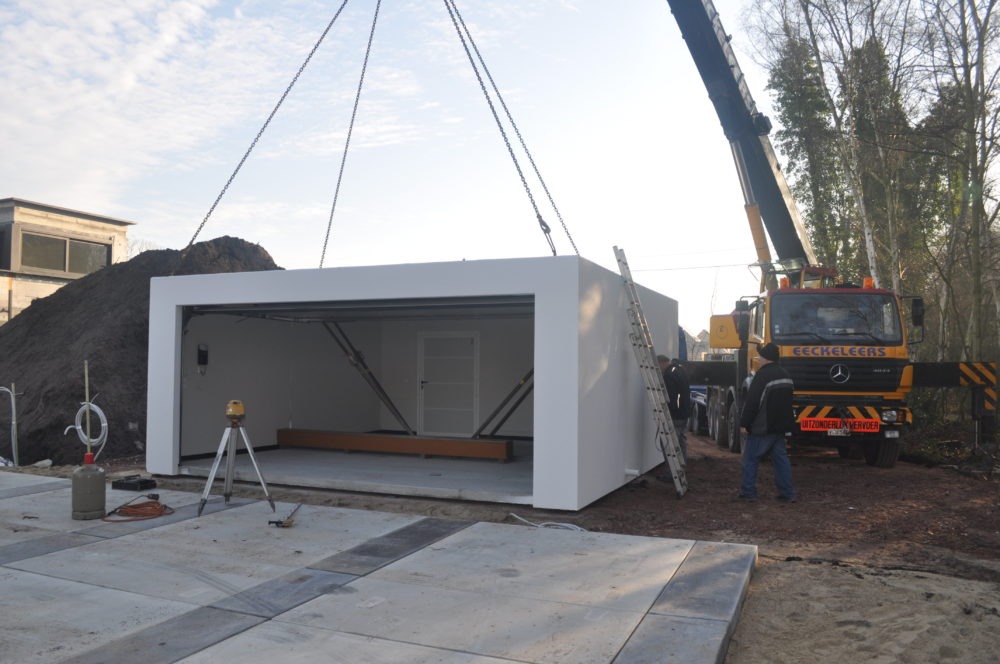 plaatsing prefabgarage in beton voor twee auto's