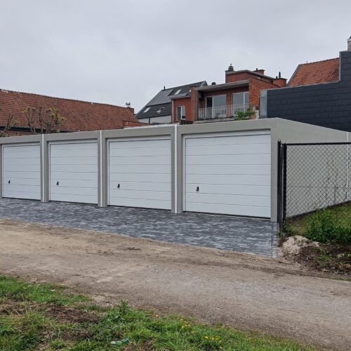 Betonal 4 Prius prefabgarages met aanbouw